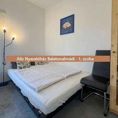 בית נופש Aliz Nyaralohaz Balatonalmádi