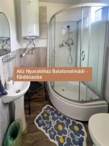 Aliz Nyaralohaz 펜션 발라톤알마디