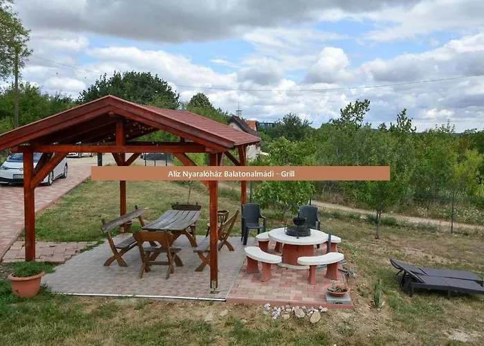 Aliz Nyaralohaz 펜션 *